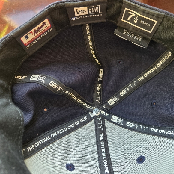 New Era 59FIFTY New York Yankees Official On-Field Fitted Hat - Size 7 1/8 - Picture 4 of 5